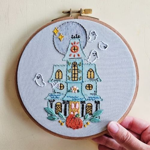 Carino casa stregata - di TheKitschyStitcher su Etsy