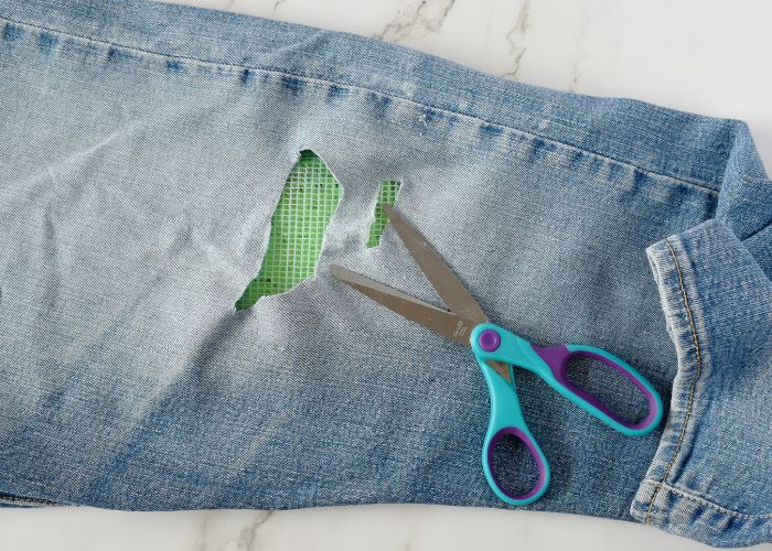 Sashiko Style Mending tutorial - image